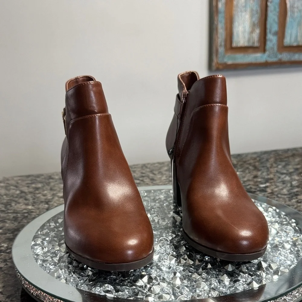 Giani Bernini Rich Brown Ankle Boots NWT 8.5